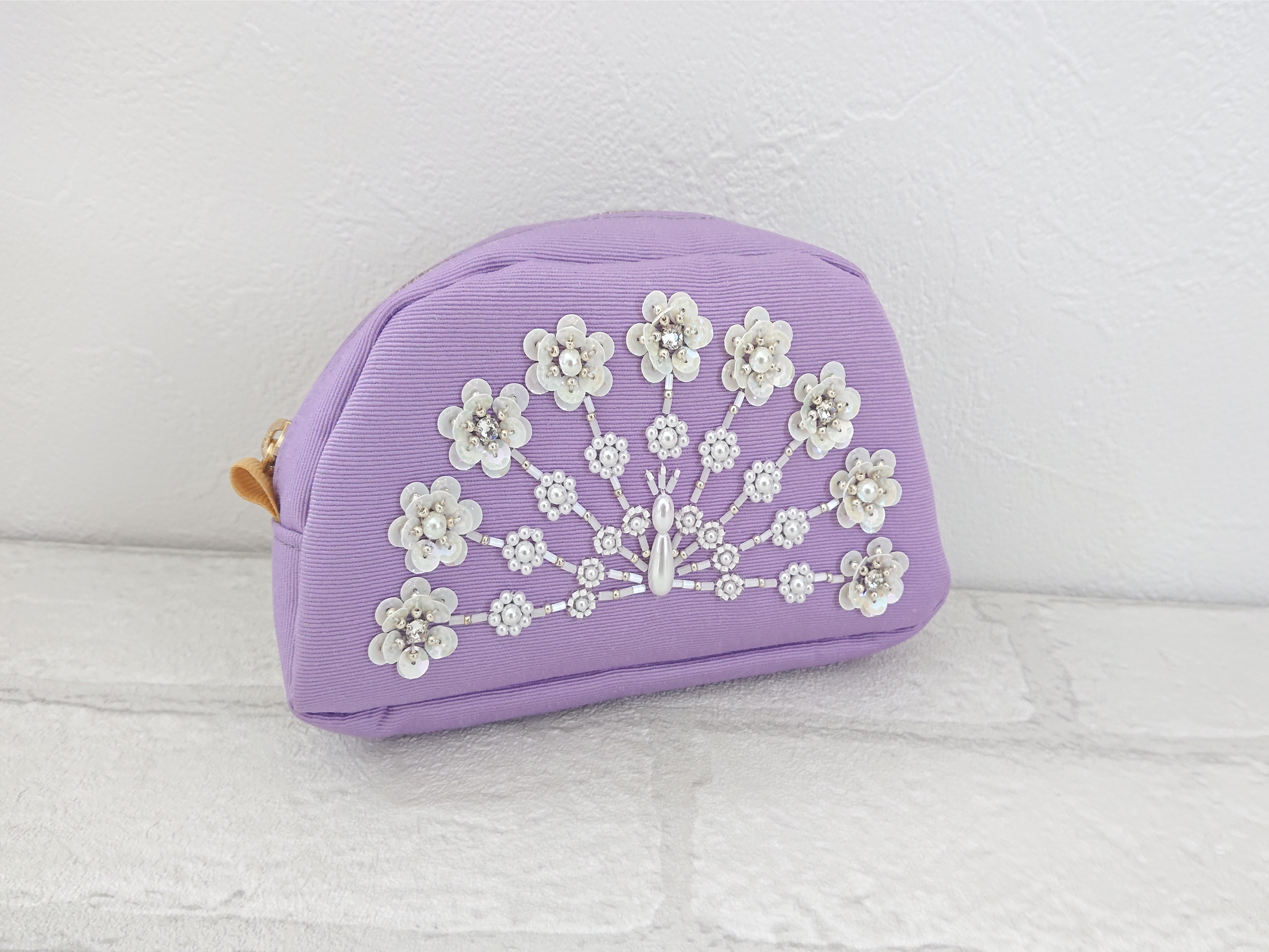 ビーズ刺繍のおしゃれポーチ(ホワイト)