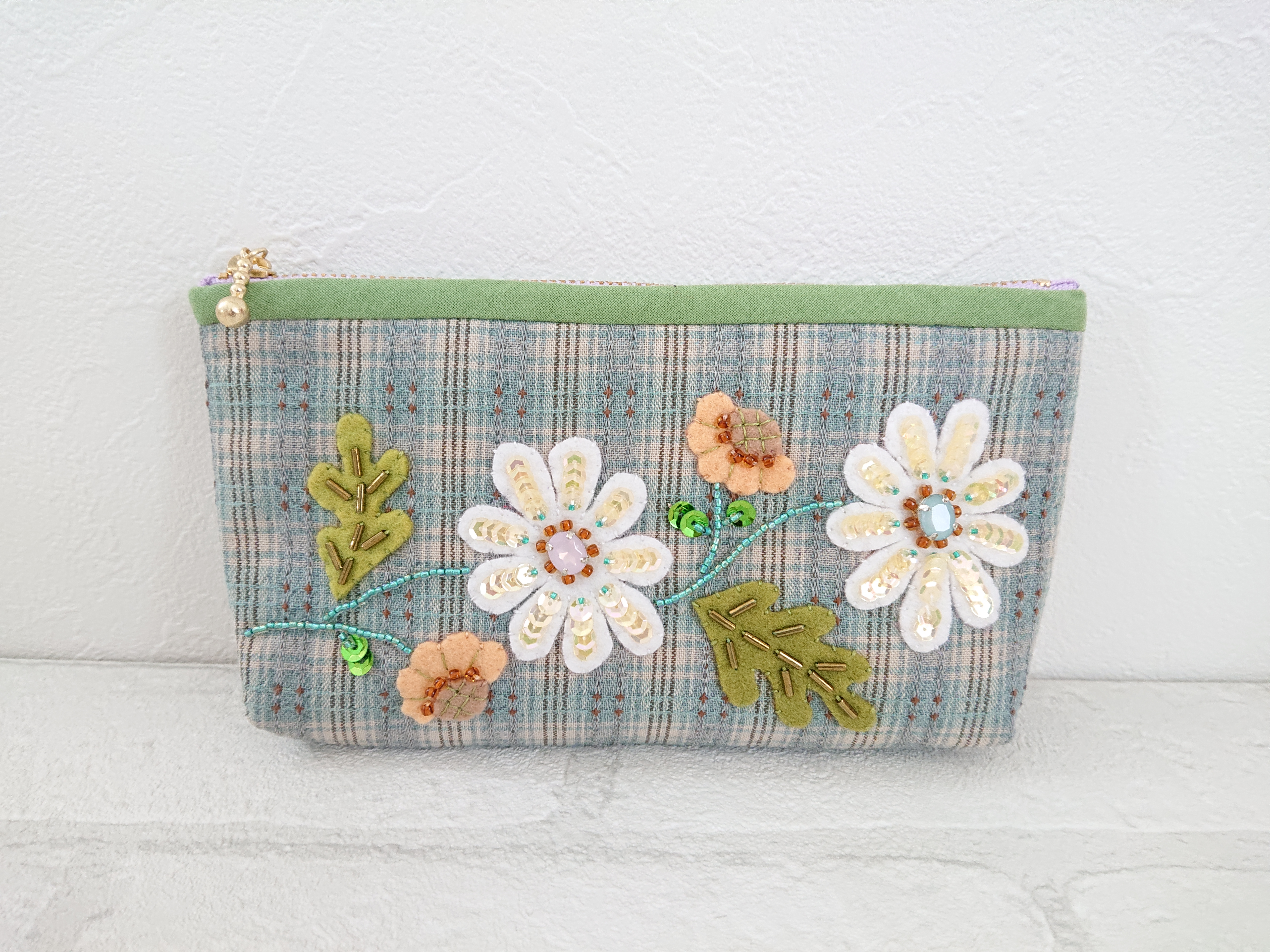 マーガレットのポーチ